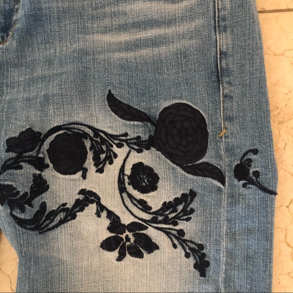 SOLD—RARE FIND! Anthropologie PILCRO floral jeans - Picture 4 of 12
